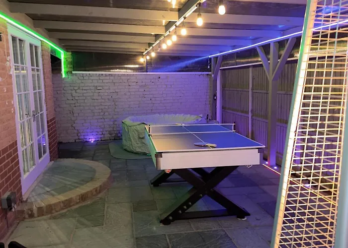 Luxxe House With Hot Tub And Pool Table