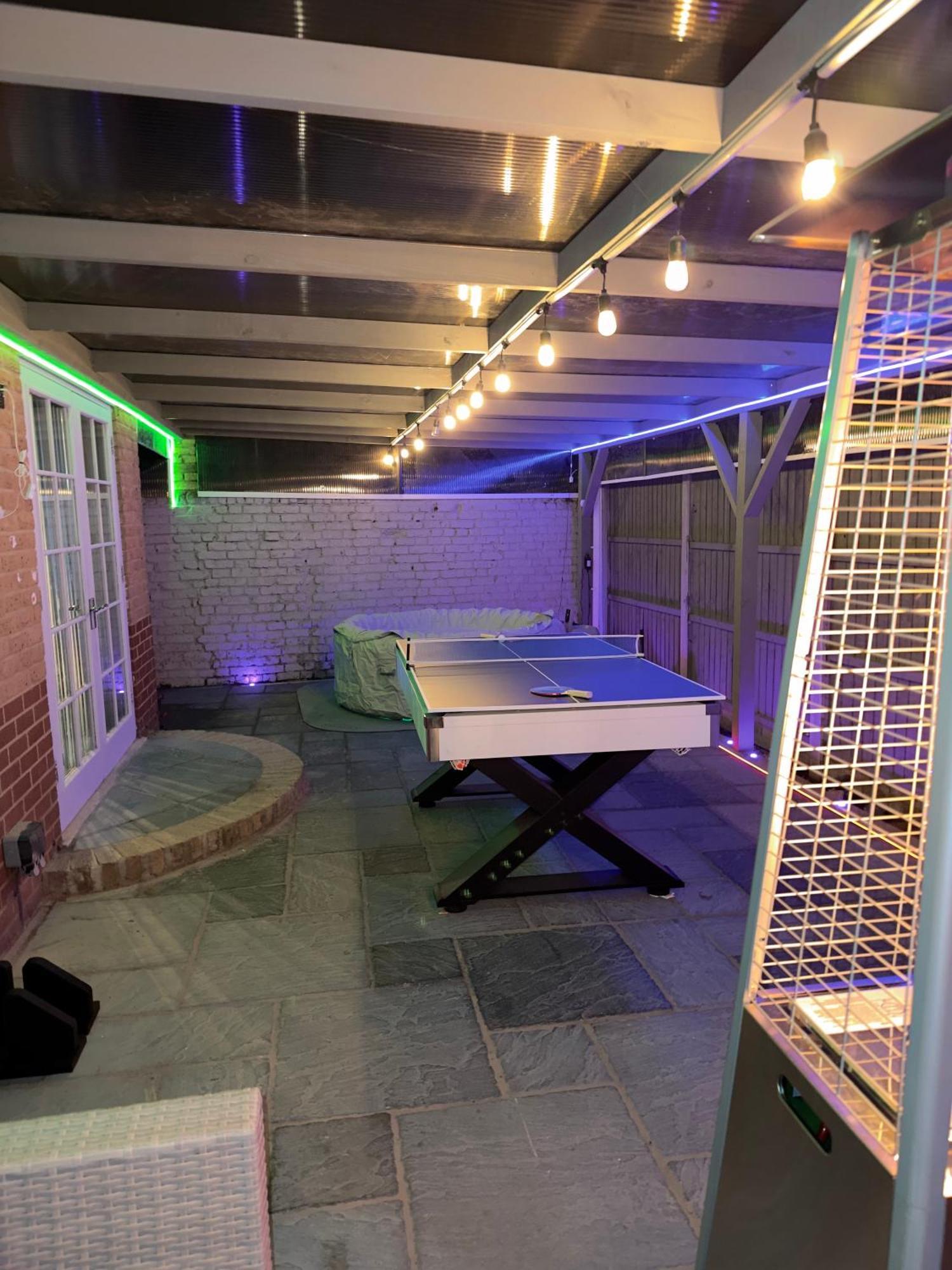 Luxxe House With Hot Tub And Pool Table Uxbridge