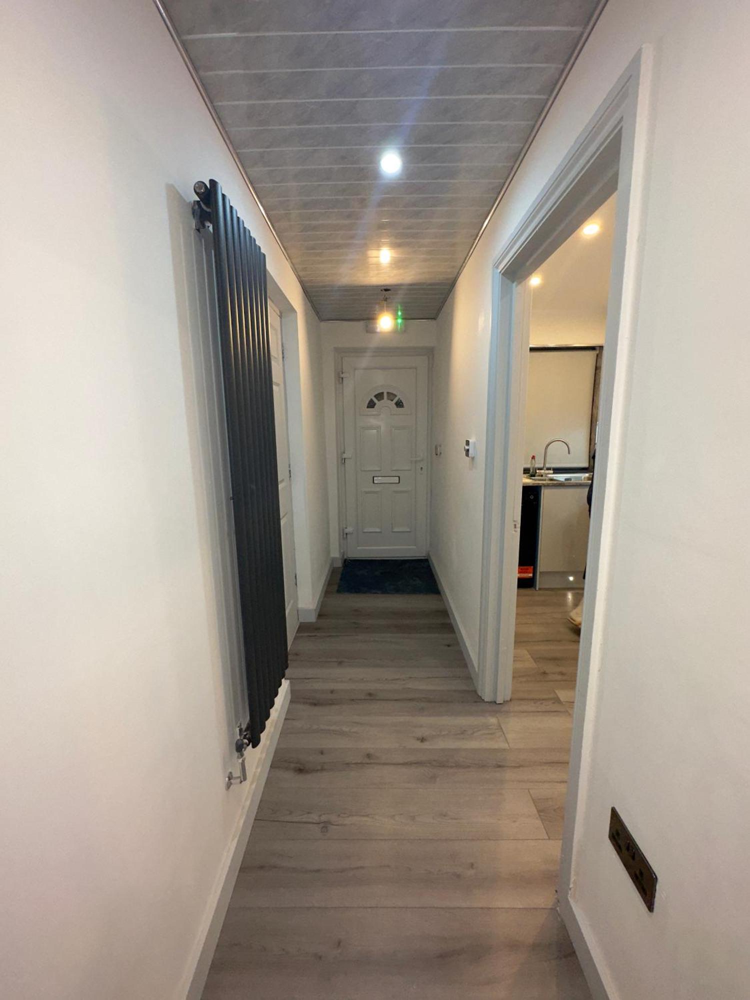 Luxxe House With Hot Tub And Pool Table Apartment
