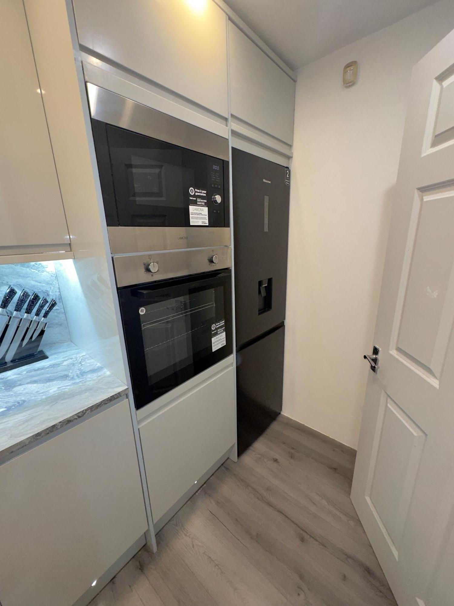 Apartment Luxxe House With Hot Tub And Pool Table Uxbridge
