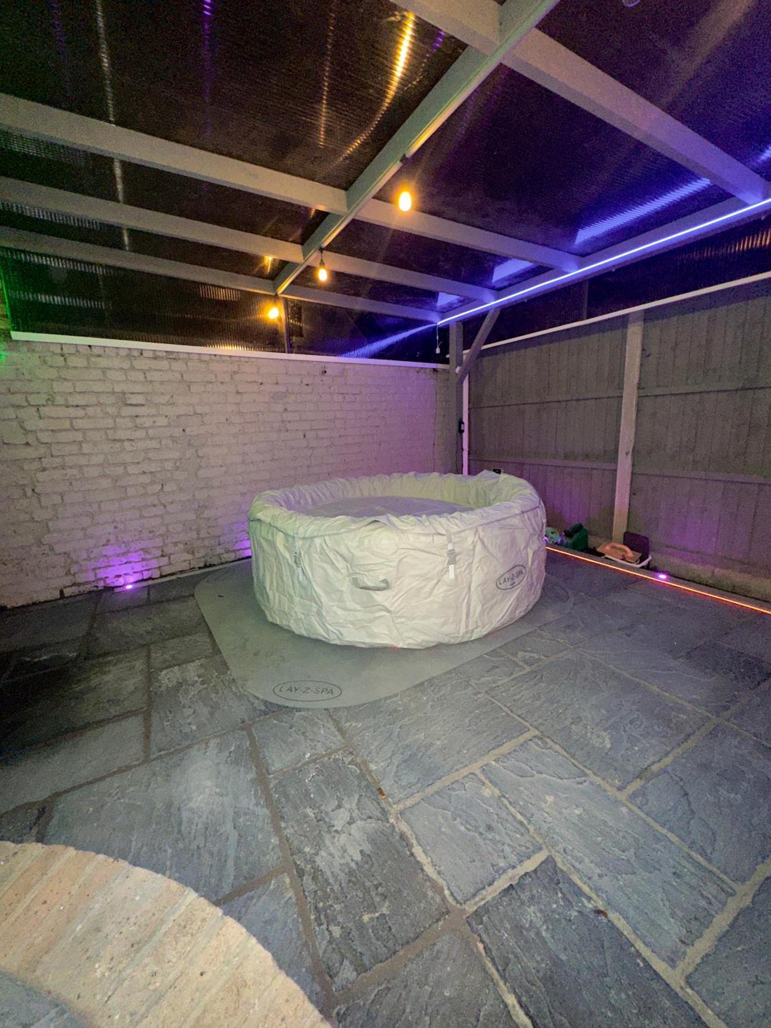 Apartment Luxxe House With Hot Tub And Pool Table *