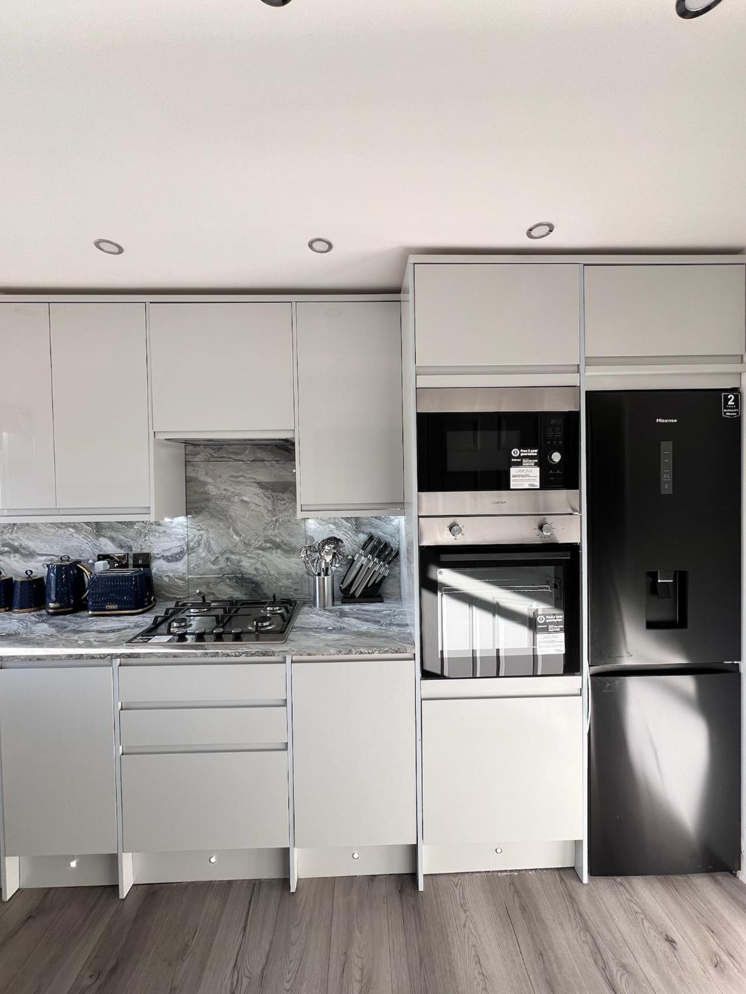 Luxxe House With Hot Tub And Pool Table Apartment